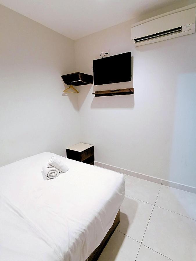 Hkf Hotel Kajang Bagian luar foto